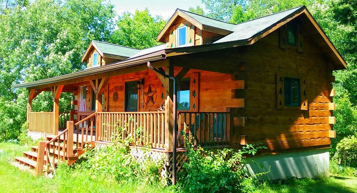 Chestnut Hill 2 Bedroom Log Cabin Iowa Cabin Rentals