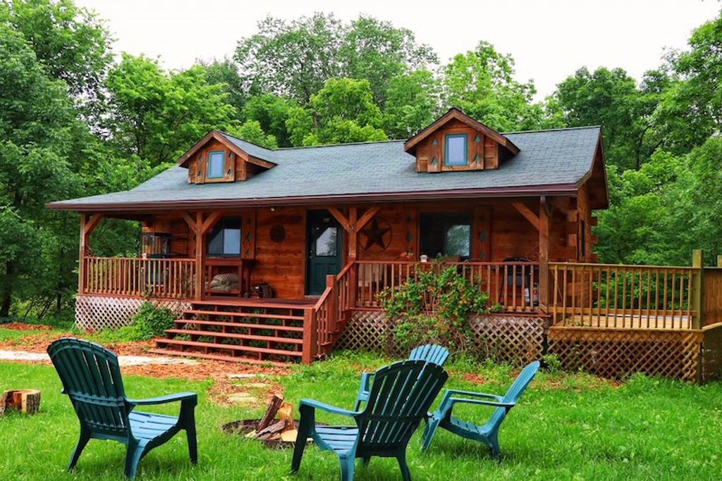 Chestnut Hill 2 Bedroom Log Cabin Iowa Cabin Rentals